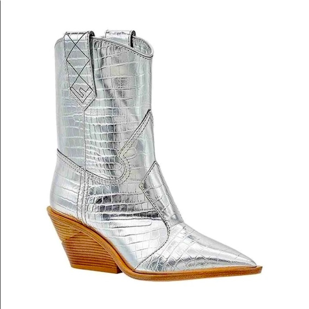 Authentic Fendi Cowboy Short Boots
